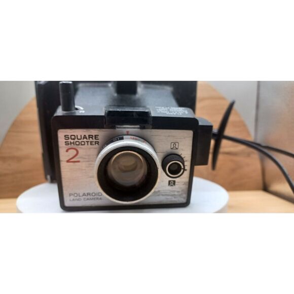 Polaroid Square Shooter 2 Land Camera Instant Film Camera - Picture 2 of 10